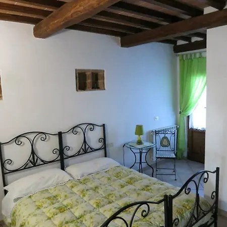 Farm stay San Giusto Montiano (Tuscany)